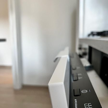 The Lake-Side Corner Apartment Комо Экстерьер фото