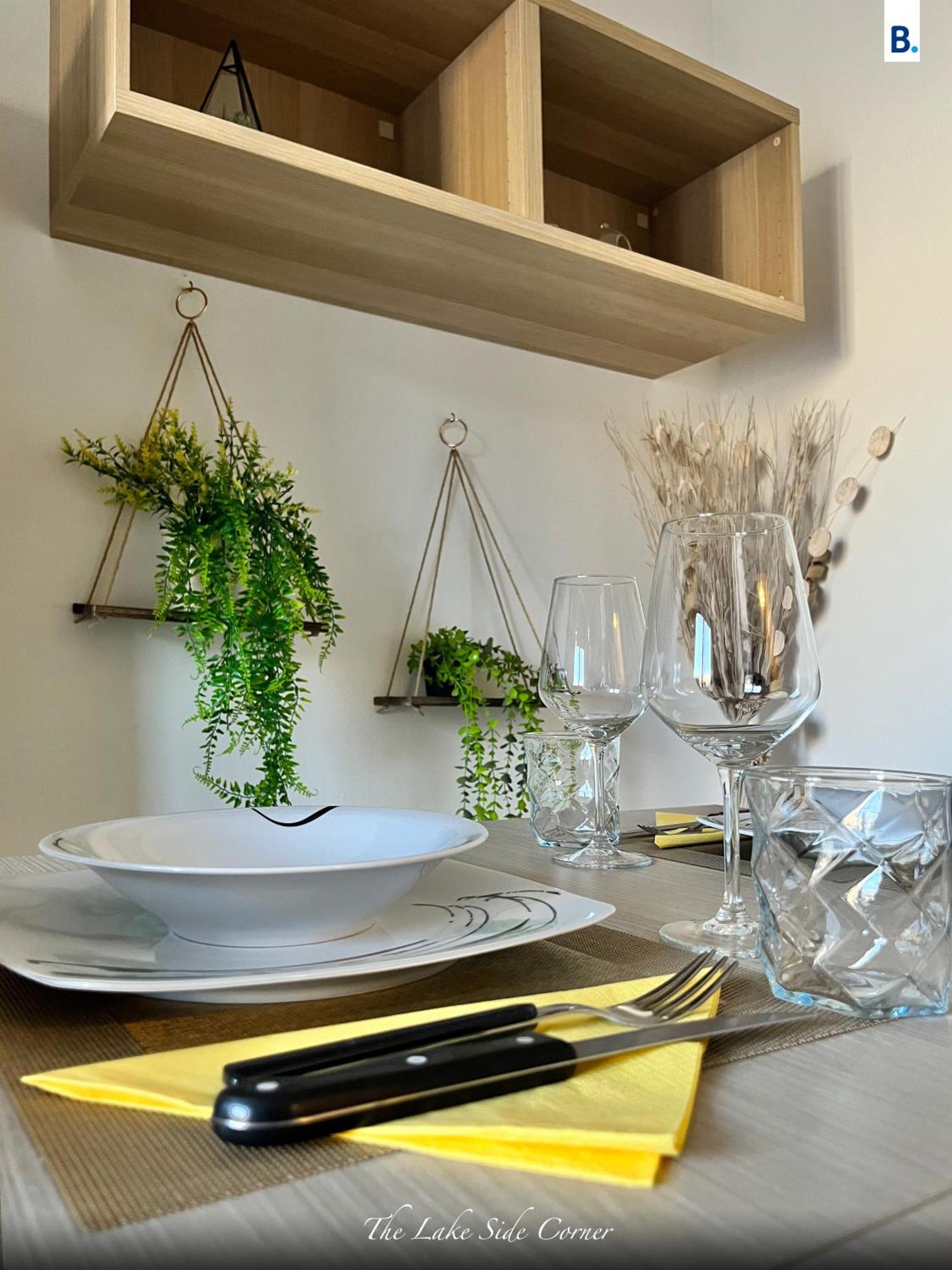 The Lake-Side Corner Apartment Комо Экстерьер фото